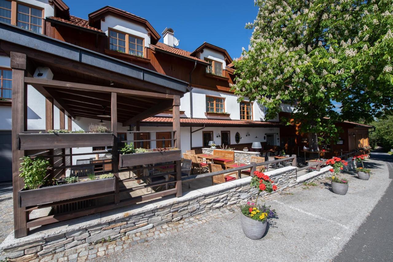 Zum Fally - Landgasthof Kirchberg am Wechsel Exterior photo